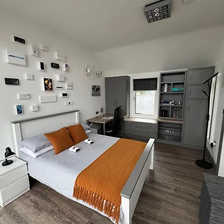 Elm Grove ホームステイ シュル