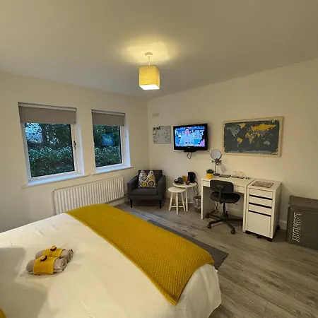 Homestay Elm Grove *