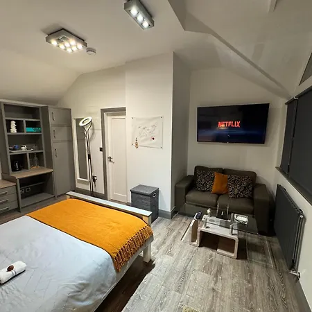 ホームステイ Elm Grove